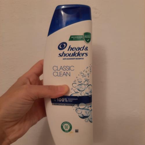 szampon head&shoulders zmywa farbę