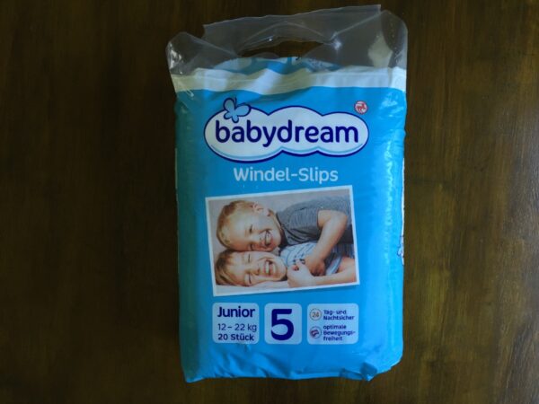 babydreams pieluchomajtki gdzie przod