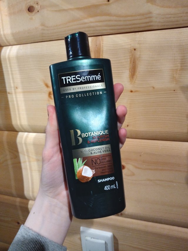 tresemmé szampon do włosów olej kokosowy i aloes