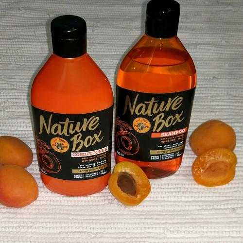 nature box nadający objętości szampon z olejem z moreli