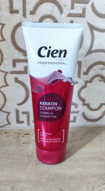 cień keratin szampon z formułą.z kreatyna