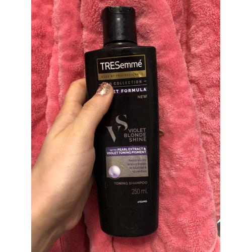 fioletowy szampon tresemme